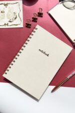 A5 Spiralli Sert Kapak Keten Düz Çizgisiz Tarihsiz Not Defteri Krem - Görsel 5